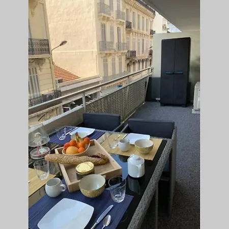Plein Centre - 3 Min Croisette Et Plages Apartment